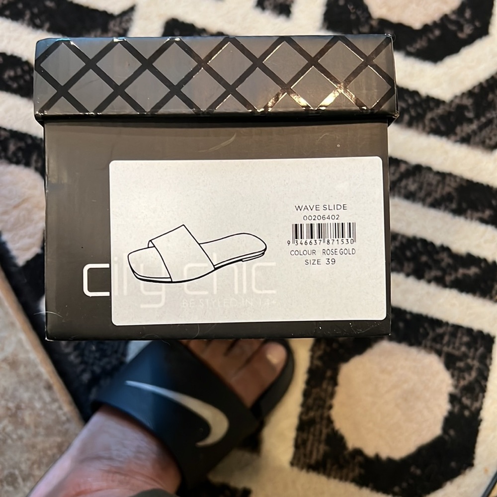 Rose Gold Slides - Picture 5 of 5